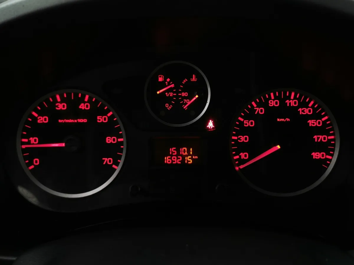 Citroen Berlingo 1.6 MT (120 л.с.) Multispace Коричневый в АВИЛОН. Слайд №16