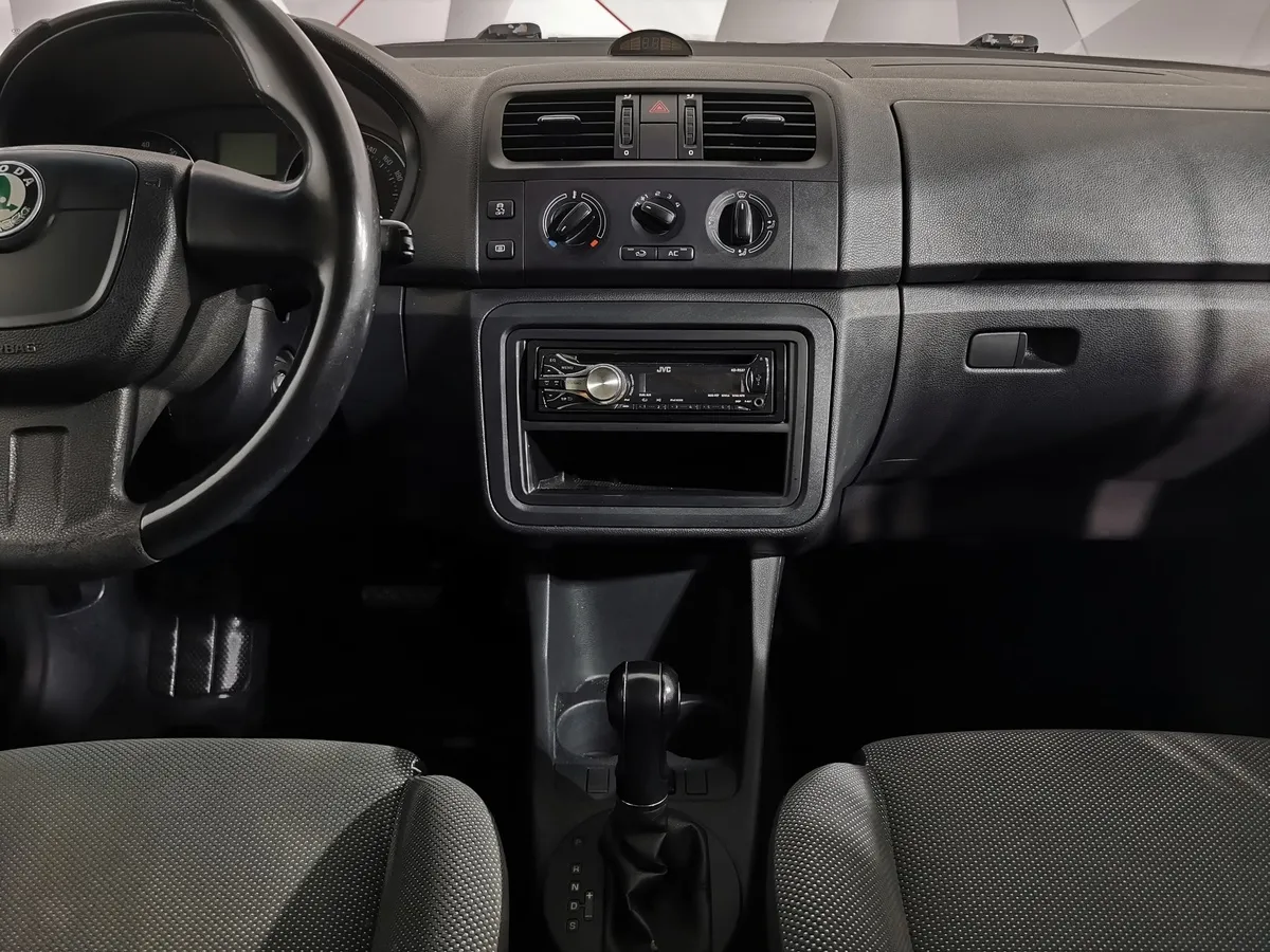 Skoda Fabia 1.6 AT (105 л.с.) Серый в АВИЛОН. Слайд №14