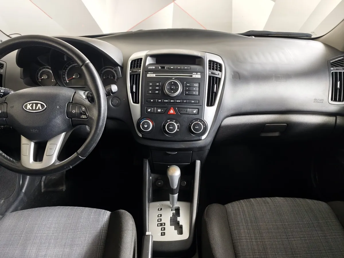 Kia Ceed 1.6 AT (126 л.с.) Comfort Белый в АВИЛОН. Слайд №14