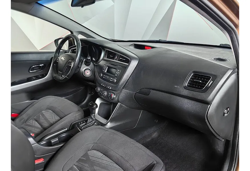 Kia Ceed 1.6 AT (130 л.с.) Luxe Коричневый в АВИЛОН. Слайд №12