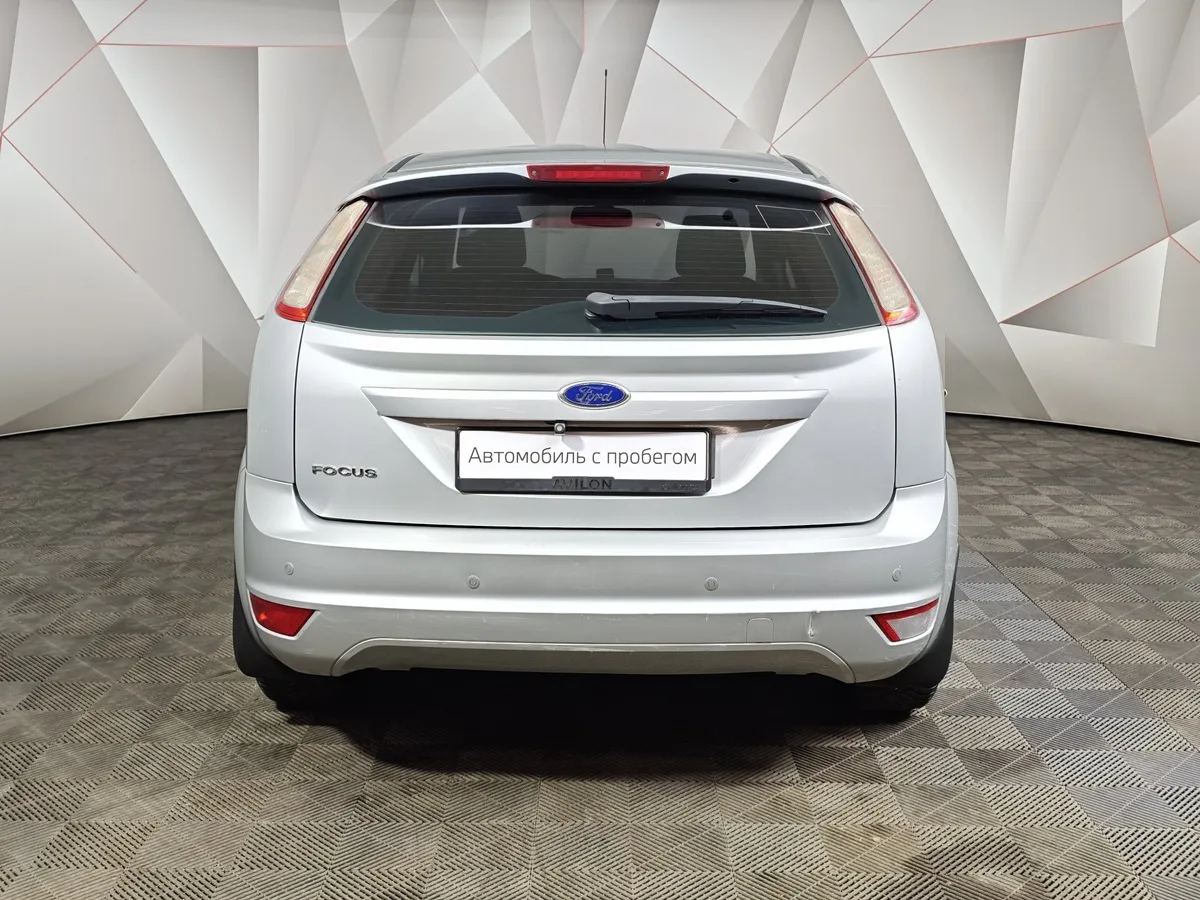 Ford Focus 1.6 AT (101 л.с.) Titanium Серебристый в АВИЛОН. Слайд №8