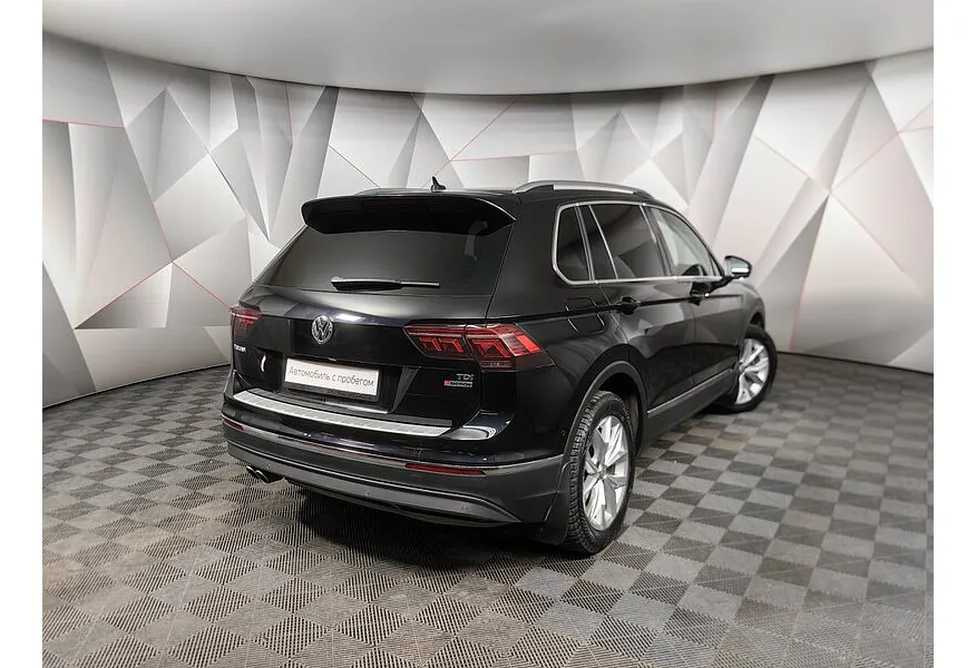Volkswagen Tiguan 2.0 TDI 4Motion DSG (150 л.с.) Highline Черный в АВИЛОН. Слайд №2