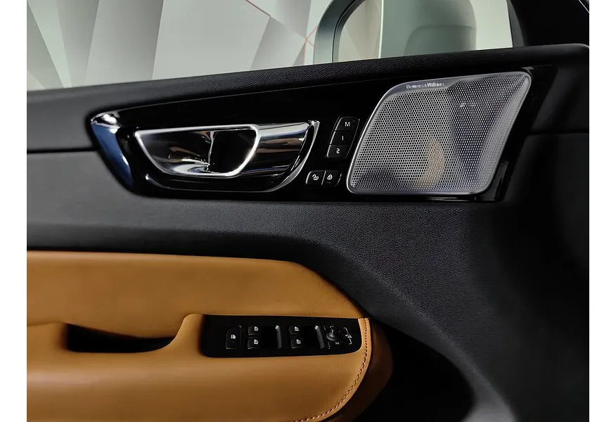 Volvo XC60 2.0 T6 AT AWD (320 л.с.) R-Design Синий в АВИЛОН. Слайд №19