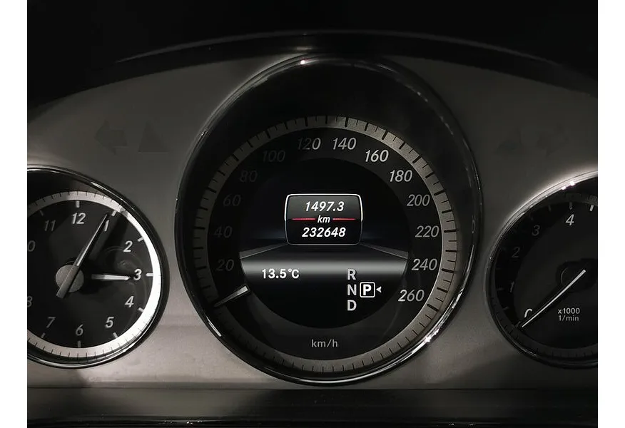 Mercedes-Benz E-Класс E 300 BlueEfficiency 7G-Tronic Plus (249 л.с.) Черный в АВИЛОН. Слайд №17