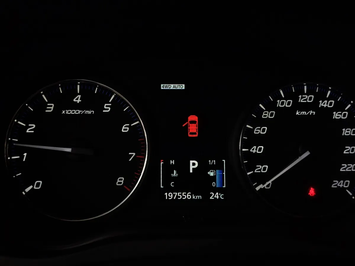 Mitsubishi Outlander 2.4 CVT 4WD (167 л.с.) Черный в АВИЛОН. Слайд №16