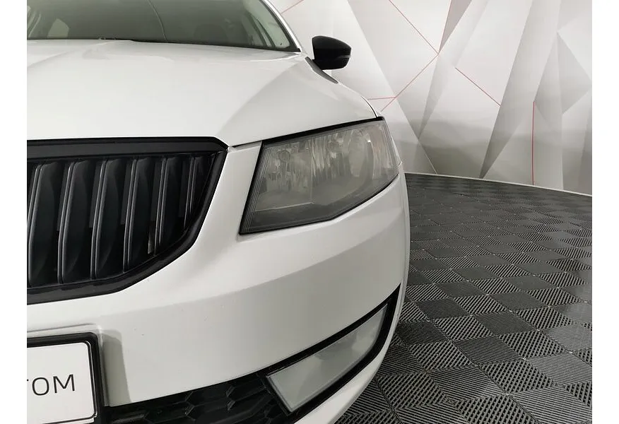 Skoda Octavia 1.6 AT (110 л.с.) Белый в АВИЛОН. Слайд №10