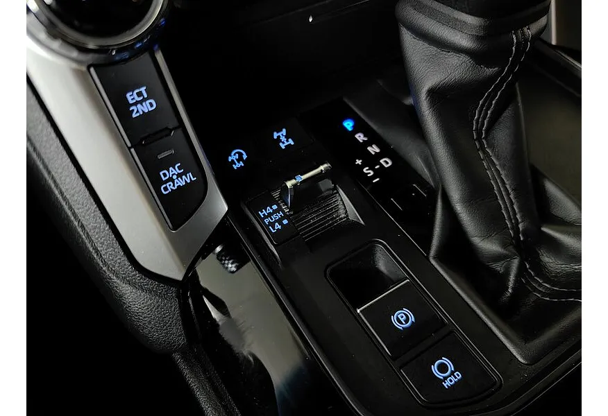 Toyota Land Cruiser 4.0 V6 AT 4WD (275 л.с.) VX Черный в АВИЛОН. Слайд №22