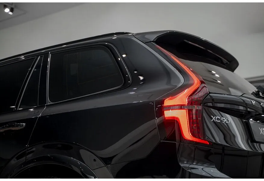 Volvo XC90 2.0 T8 plug-inhybrid AT AWD (7 мест) (455 л.с.) Ultra Bright Черный в АВИЛОН. Слайд №7