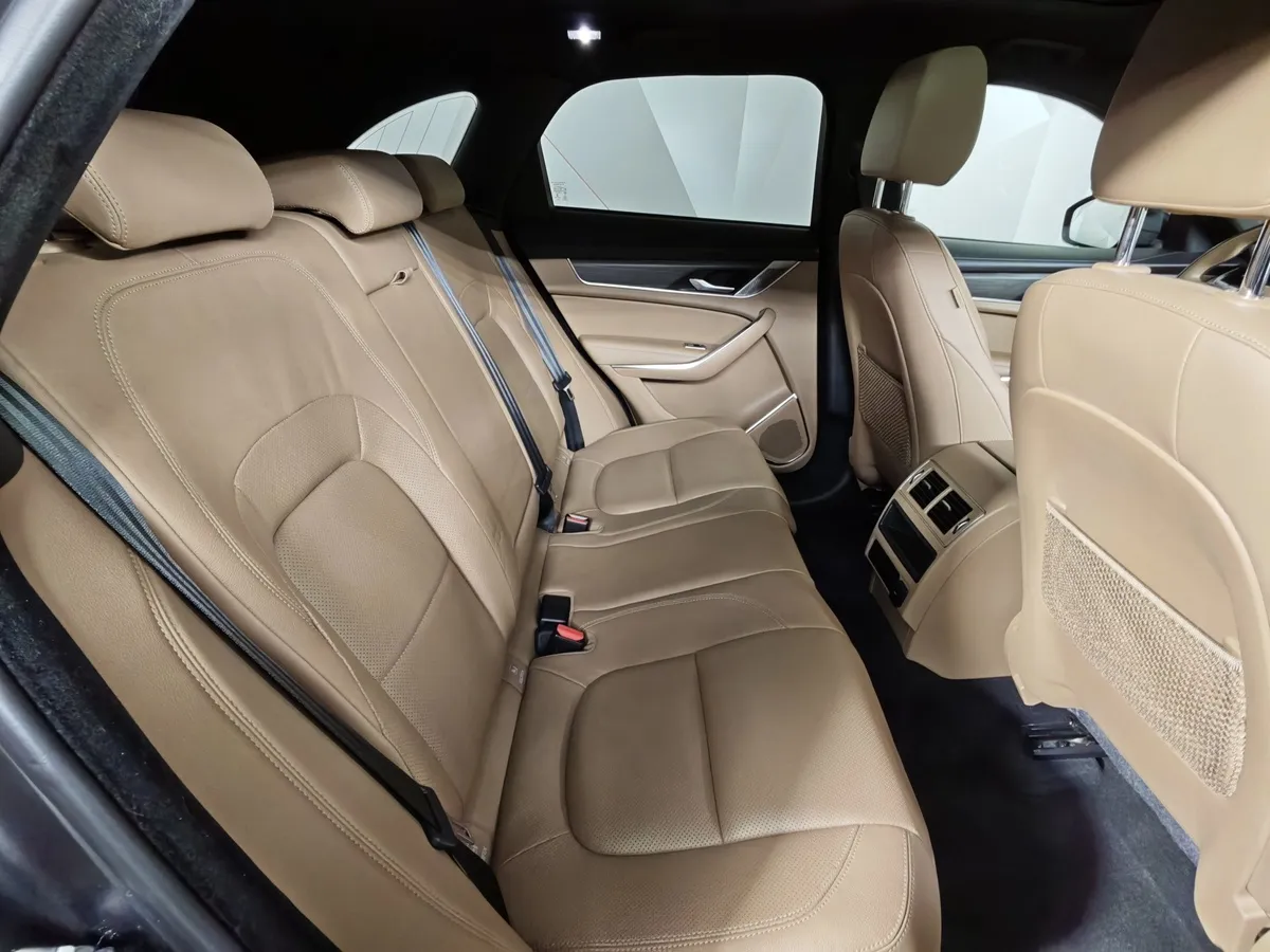 Jaguar F-Pace 2.0 TD AT AWD (199 л.с.) S Черный в АВИЛОН. Слайд №16