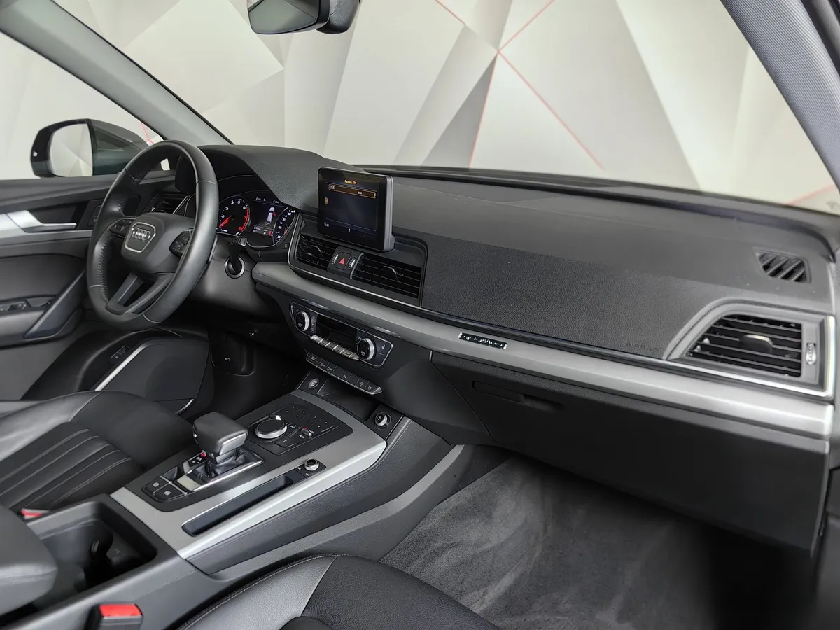 Audi Q5 2.0 TFSI S tronic quattro (249 л.с.) Серый в АВИЛОН. Слайд №13
