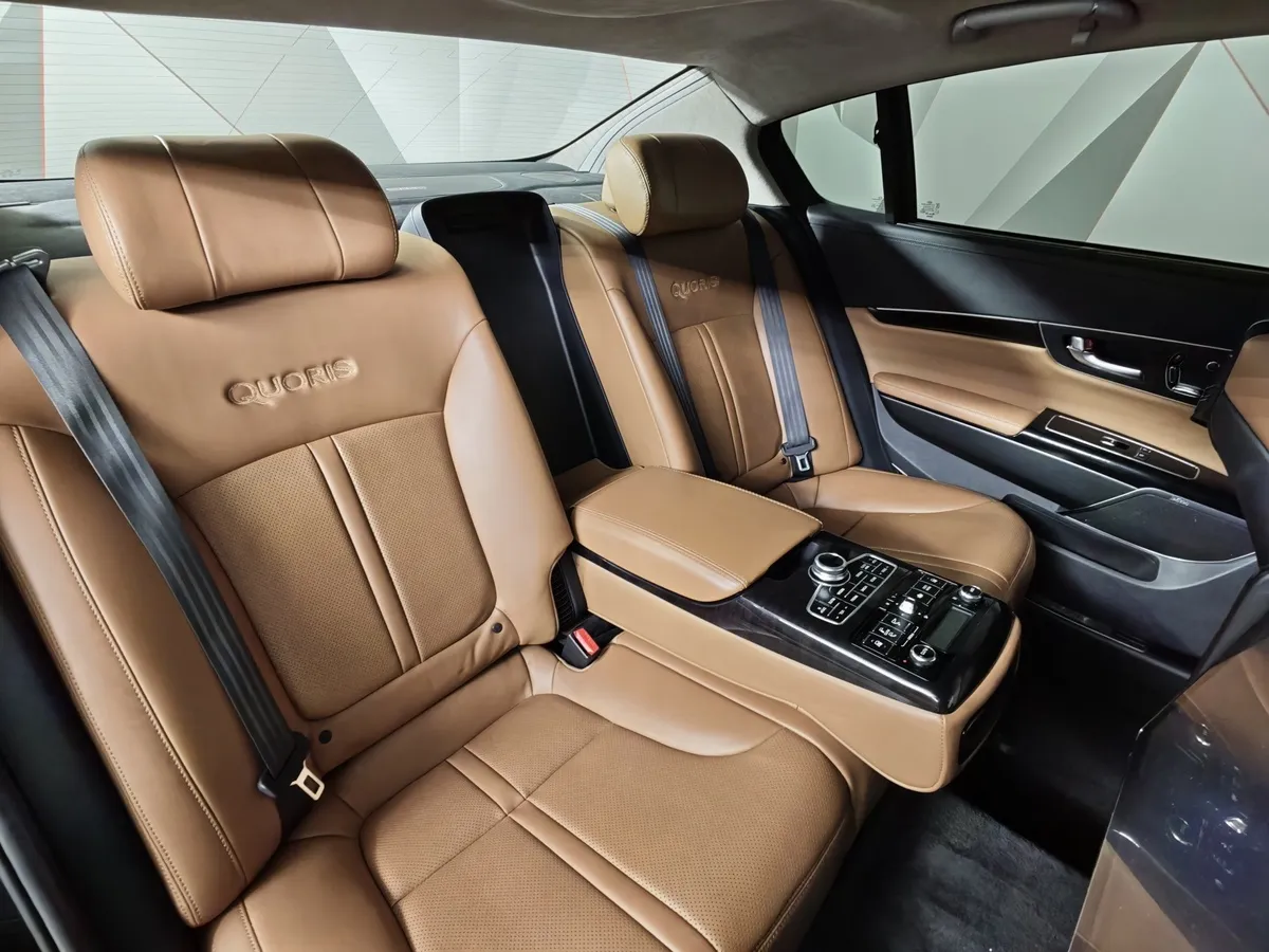 Kia Quoris 3.8 AT (334 л.с.) Premium Черный в АВИЛОН. Слайд №17