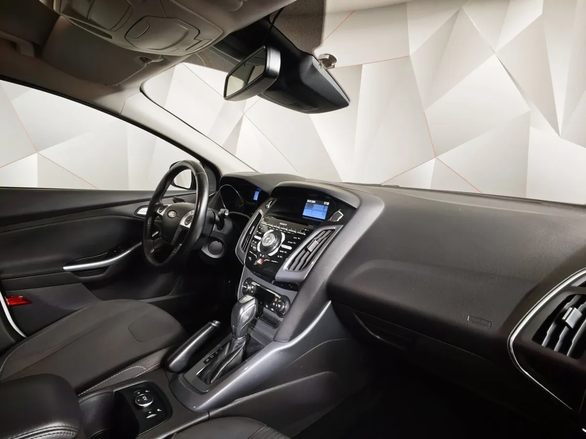 Ford Focus 1.6 PowerShift (125 л.с.) Titanium Серебристый в АВИЛОН. Слайд №12