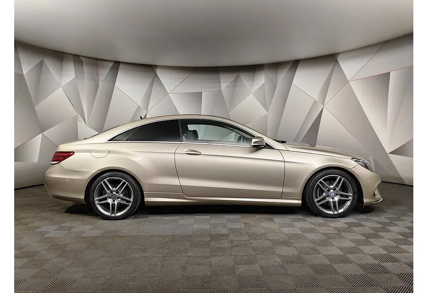 Mercedes-Benz E-Класс E 200 T BlueEfficiency 7G-Tronic Plus (184 л.с.) Желтый в АВИЛОН. Слайд №6