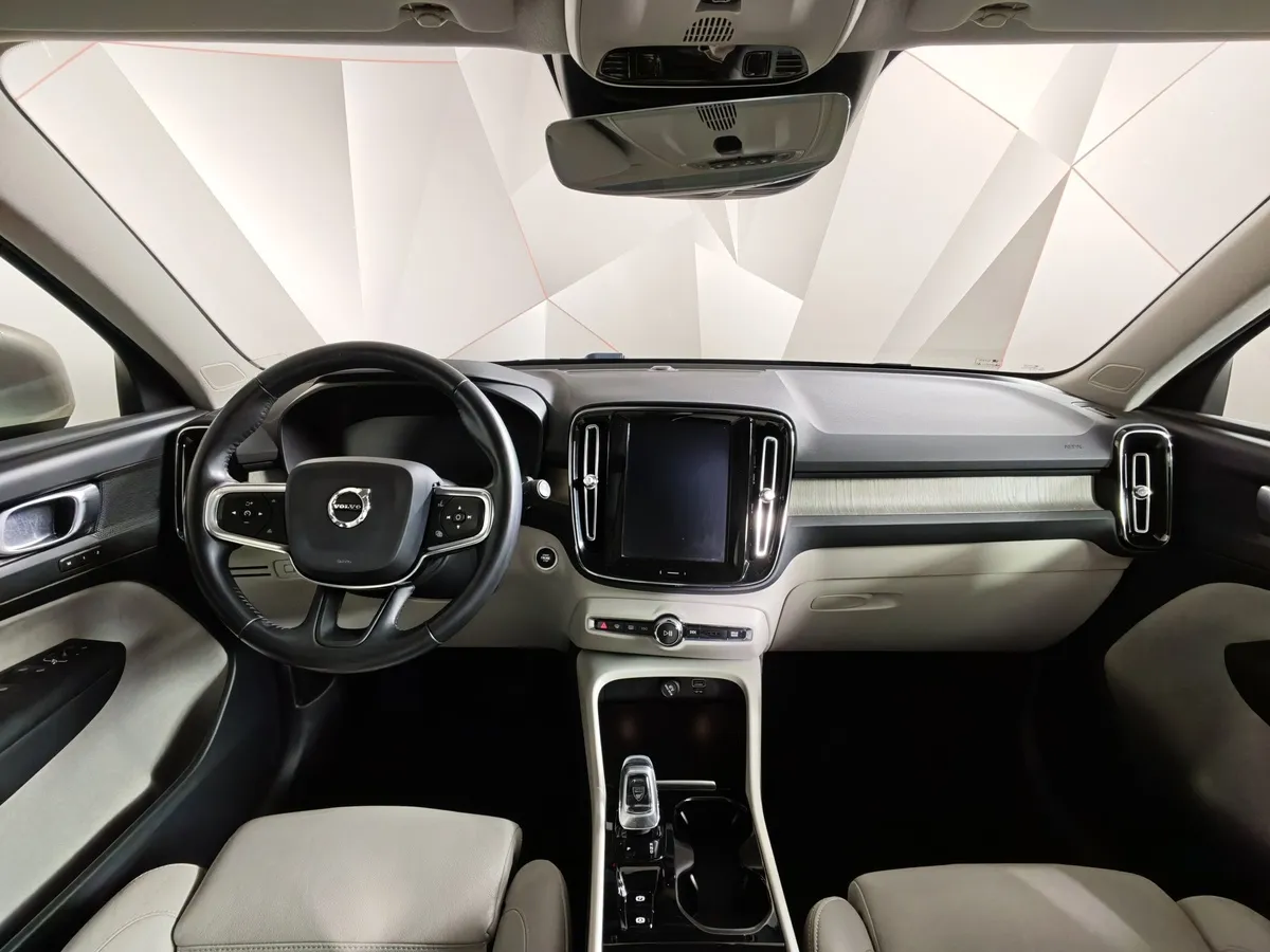 Volvo XC40 2.0 T5 Drive-E AT AWD (247 л.с.) Inscription Бежевый в АВИЛОН. Слайд №14