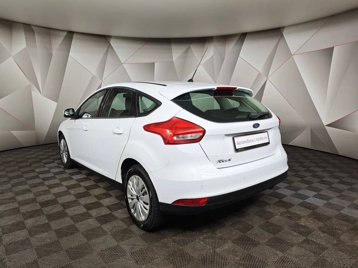 Ford Focus 1.6 PowerShift (105 л.с.) Trend Белый в АВИЛОН. Слайд №4