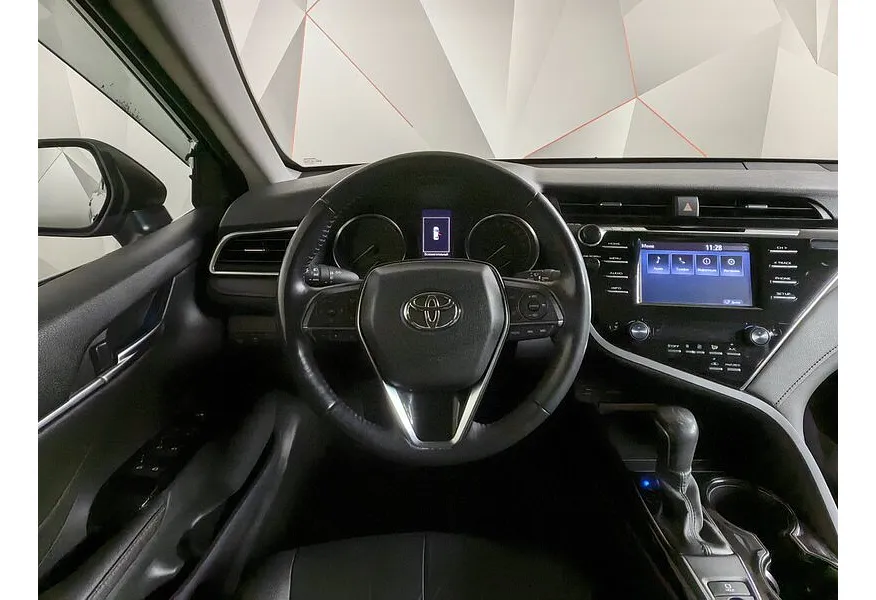 Toyota Camry 2.5 AT (181 л.с.) Черный в АВИЛОН. Слайд №15