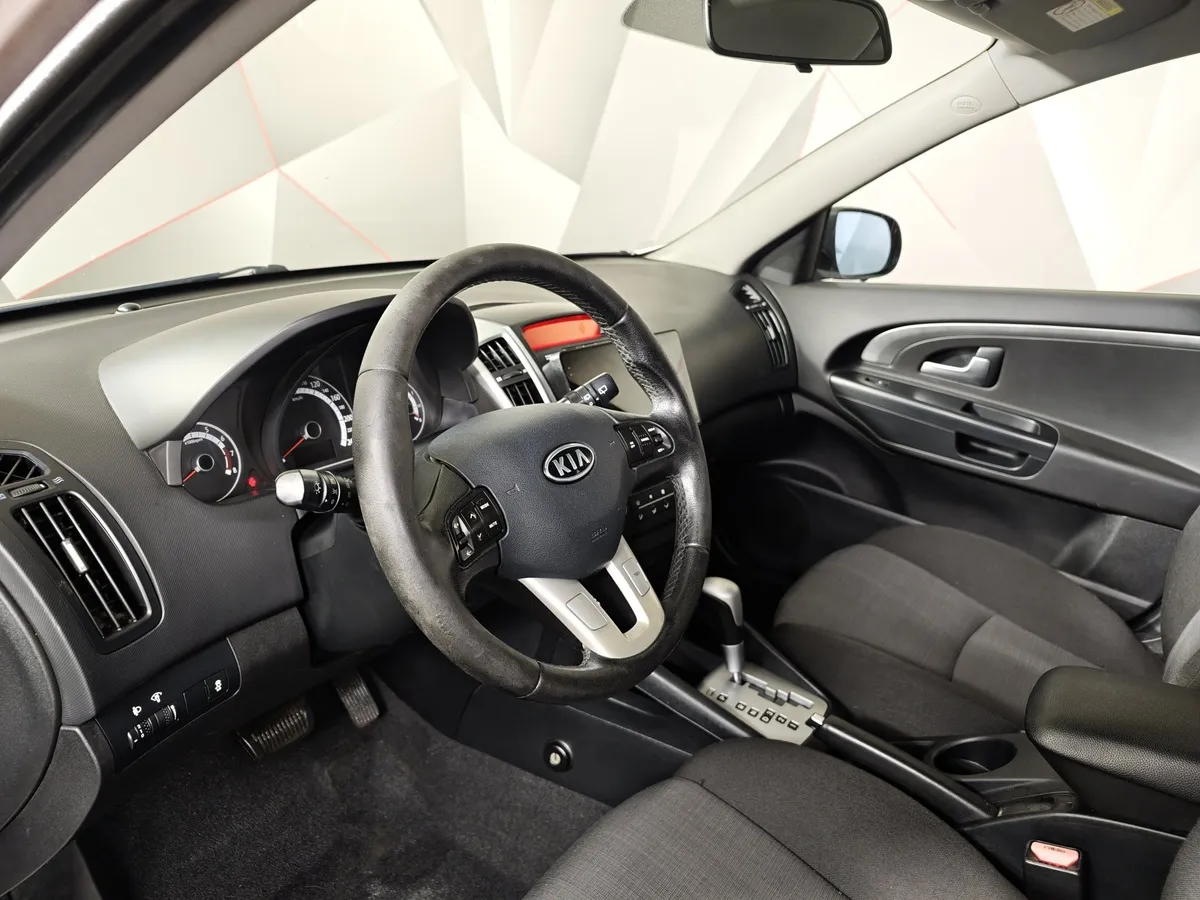 Kia Ceed 1.6 AT (122 л.с.) Бежевый в АВИЛОН. Слайд №18