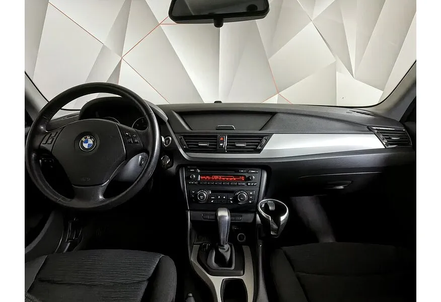 BMW X1 sDrive18i AT (150 л.с.) Белый в АВИЛОН. Слайд №11