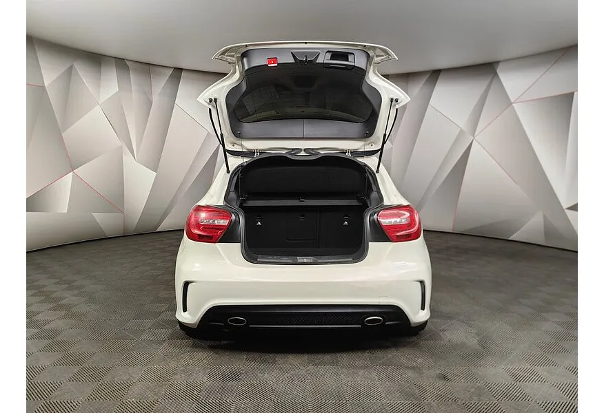 Mercedes-Benz A-Класс A 180 7G-DCT (122 л.с.) Особая серия Белый в АВИЛОН. Слайд №12