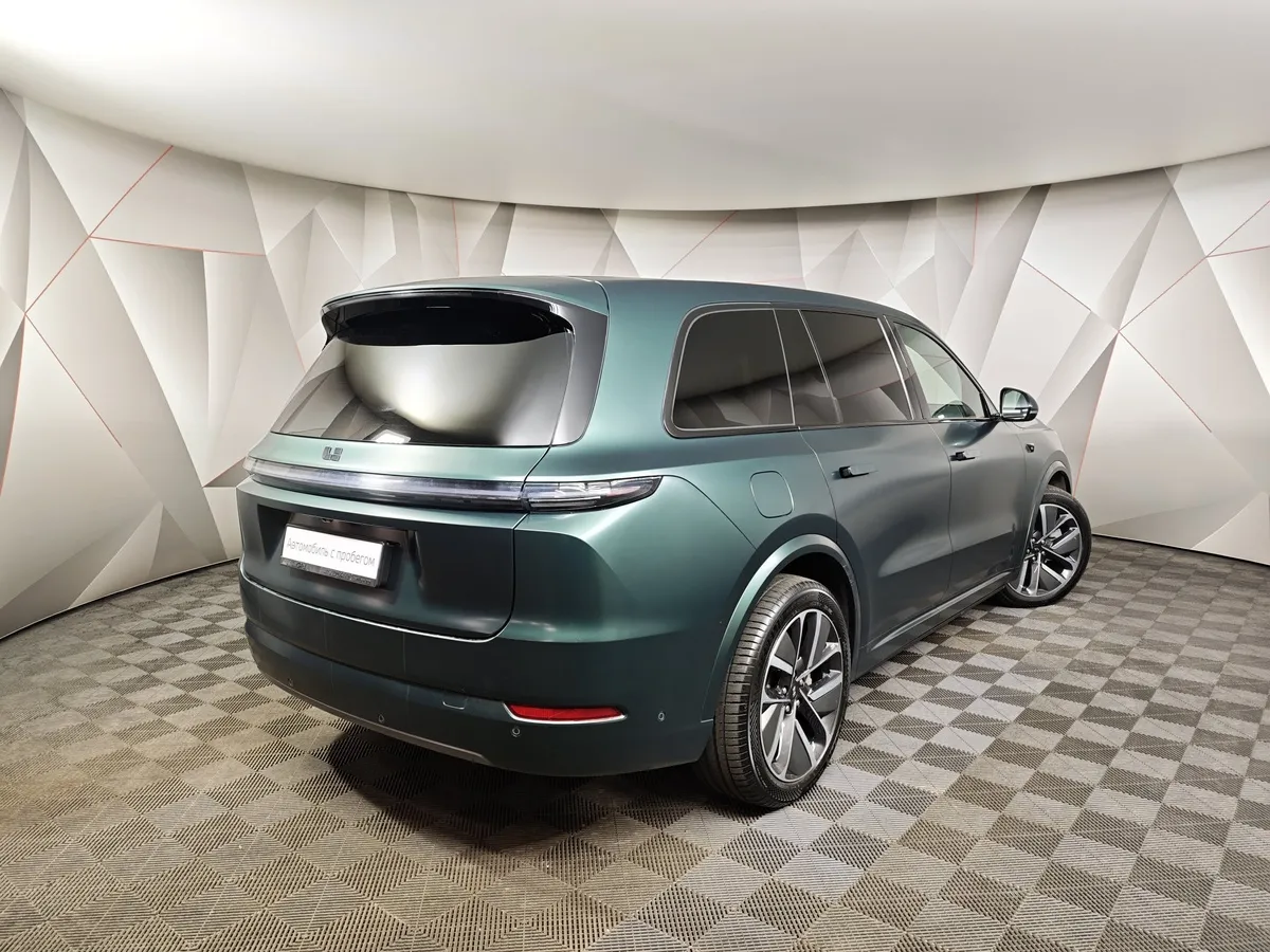 Li Auto L9 1.5 AT 4WD (449 л.с.) Ultra Зеленый в АВИЛОН. Слайд №2