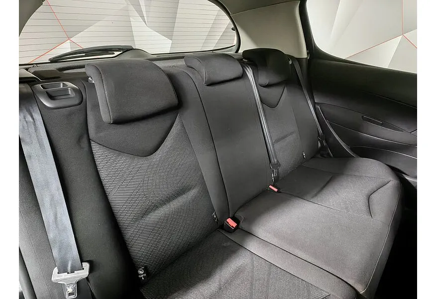 Peugeot 308 1.6 MT (120 л.с.) Черный в АВИЛОН. Слайд №16