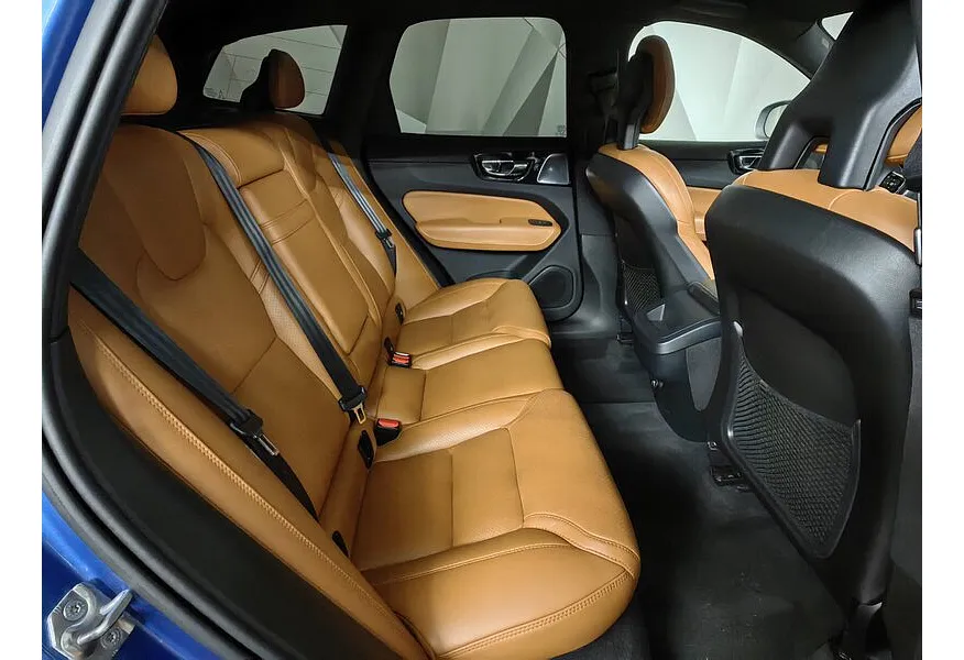 Volvo XC60 2.0 T6 AT AWD (320 л.с.) R-Design Синий в АВИЛОН. Слайд №10