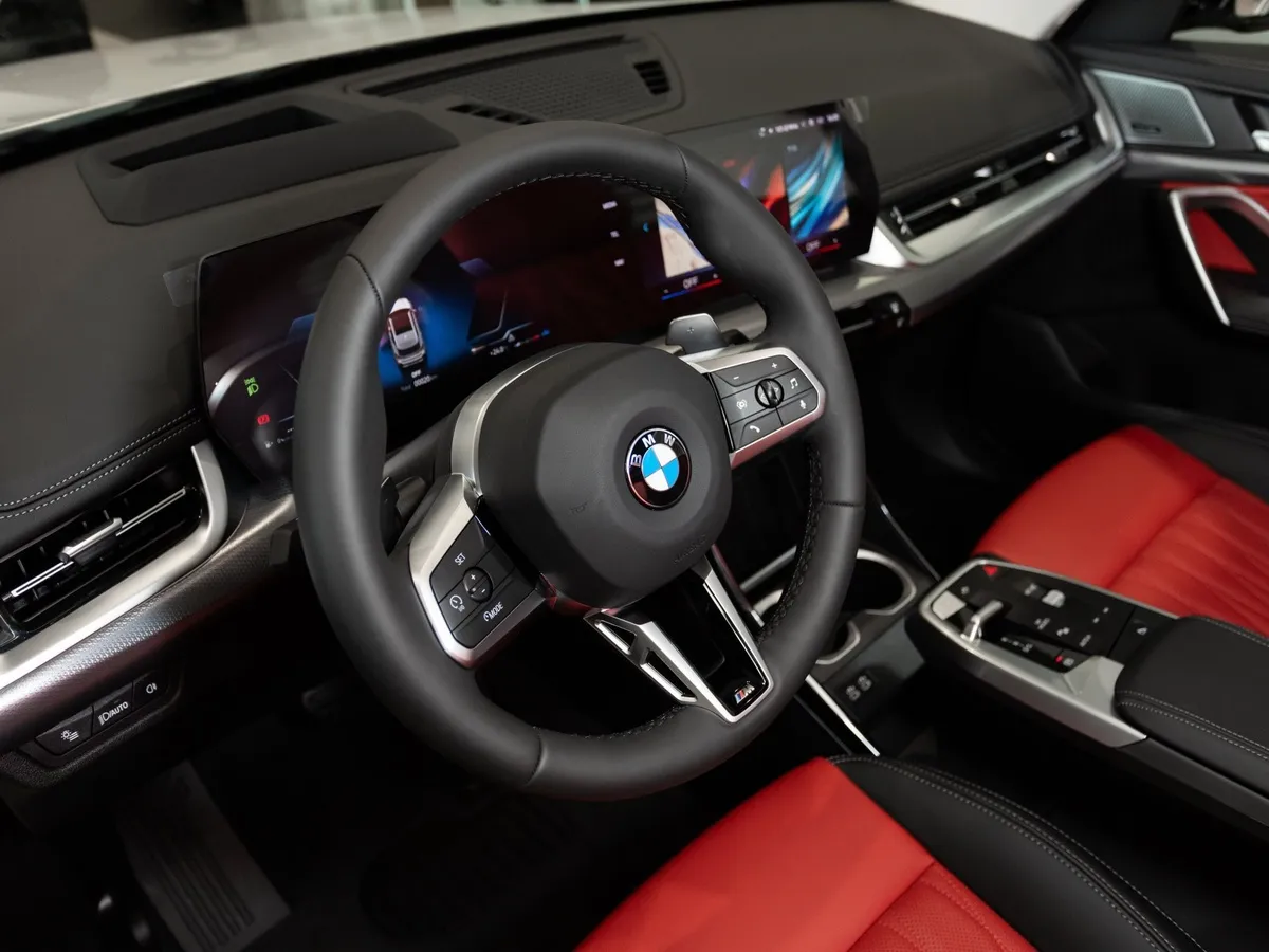 BMW X1 xDrive25 Li (204 л.с.) Белый в АВИЛОН. Слайд №9