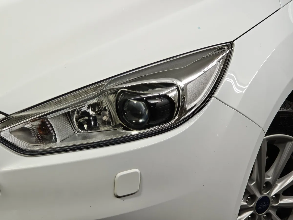 Ford Focus 1.5 EcoBoost AT (150 л.с.) Titanium Белый в АВИЛОН. Слайд №10