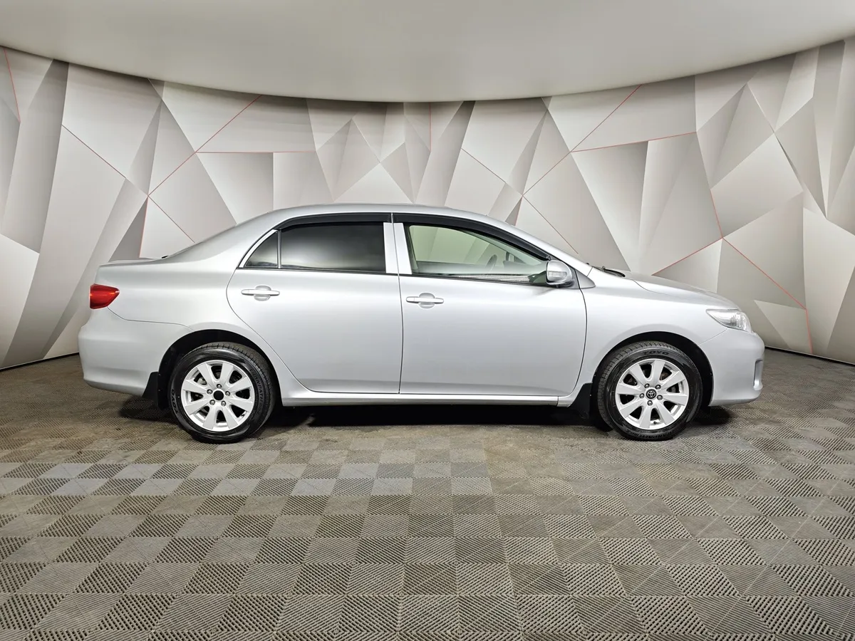 Toyota Corolla 1.6 MT (124 л.с.) Серебристый в АВИЛОН. Слайд №6