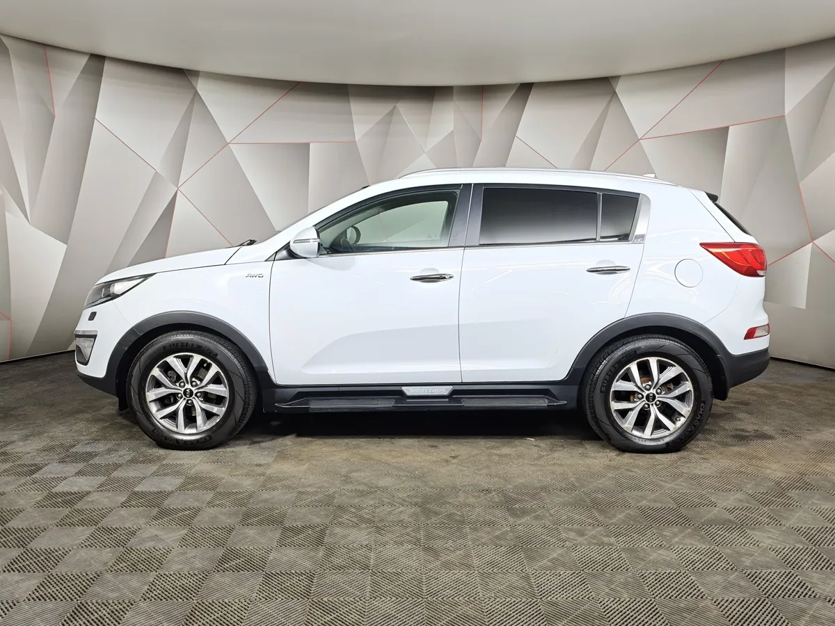 Kia Sportage 2.0 AT 4WD (150 л.с.) Luxe Белый в АВИЛОН. Слайд №5