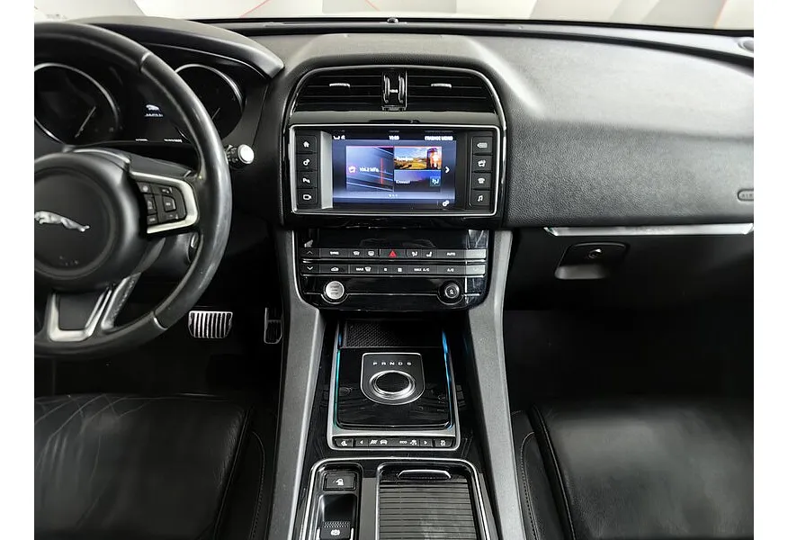 Jaguar F-Pace 2.0 TD AT AWD (240 л.с.) R-Sport Белый в АВИЛОН. Слайд №15