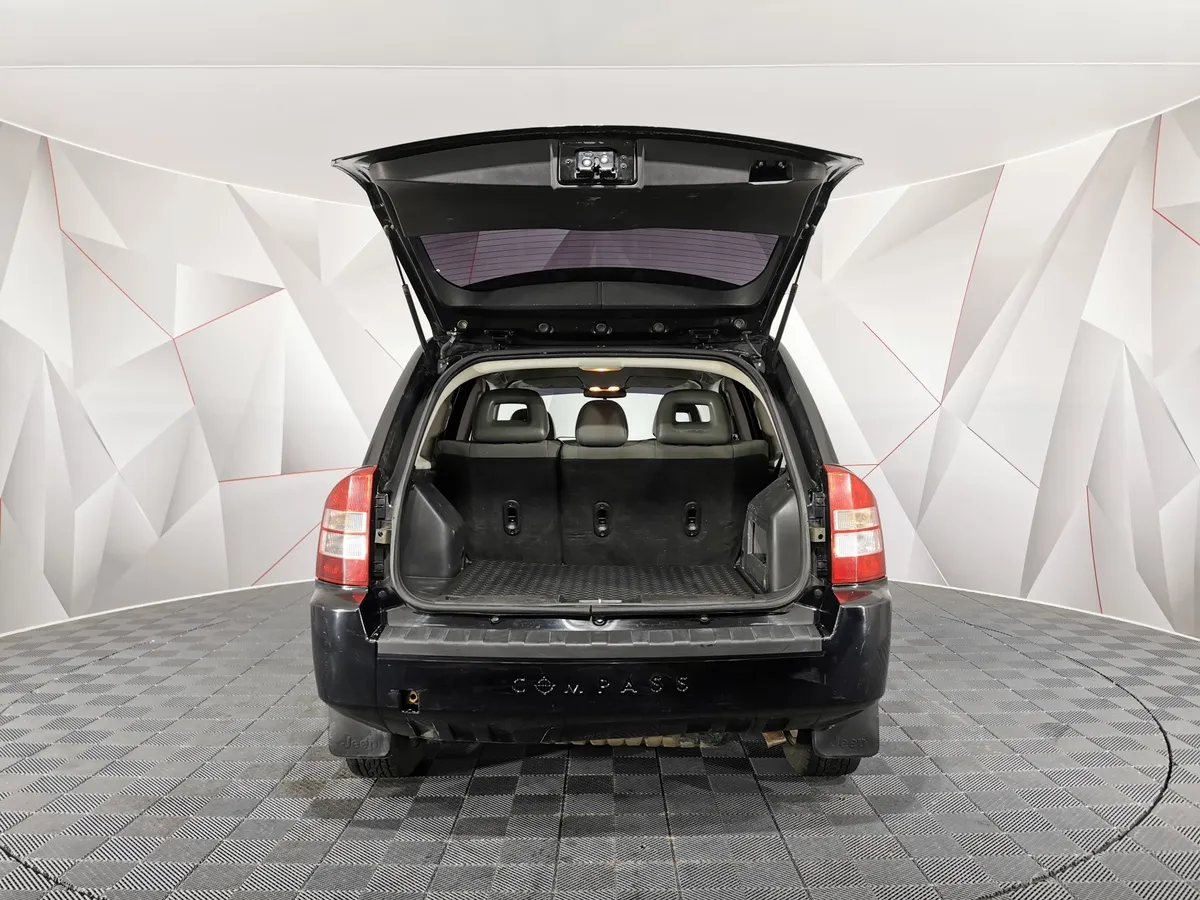 Jeep Compass 2.4 CVT (170 л.с.) Черный в АВИЛОН. Слайд №10