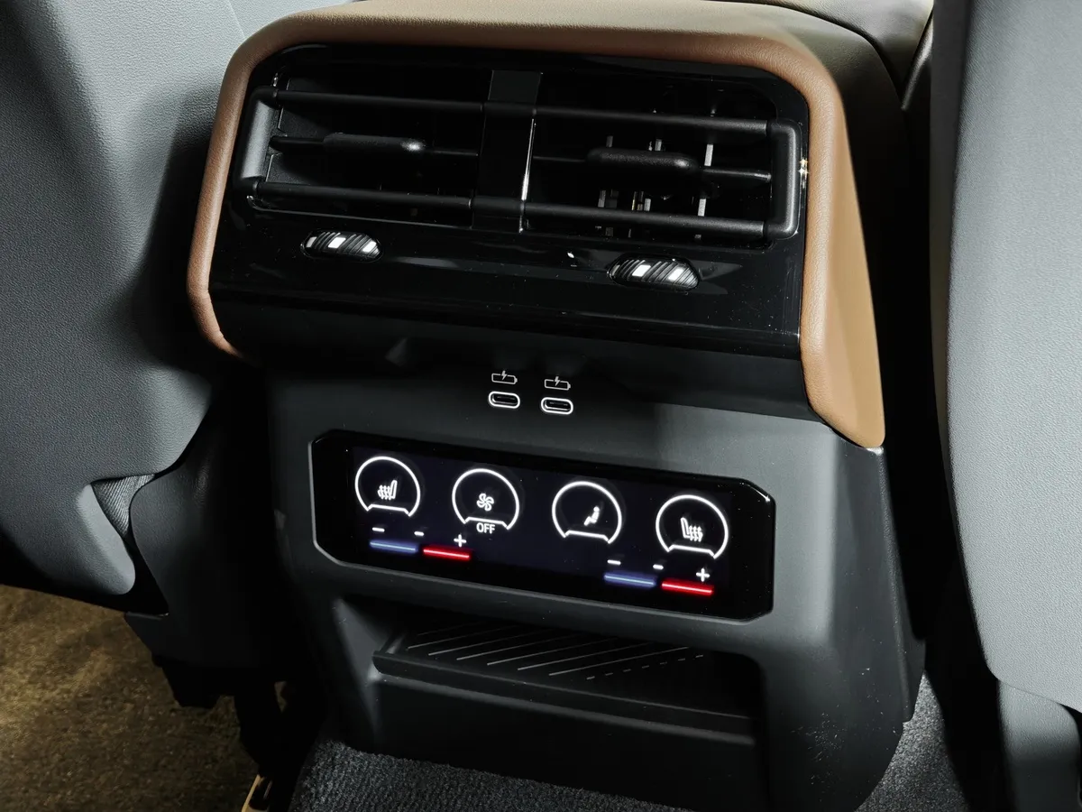 BMW 5 серия 530e AT RWD (299 л.с.) Черный в АВИЛОН. Слайд №23