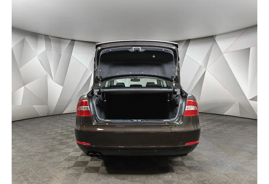 Skoda Superb 1.8 TSI DSG (152 л.с.) Коричневый в АВИЛОН. Слайд №10