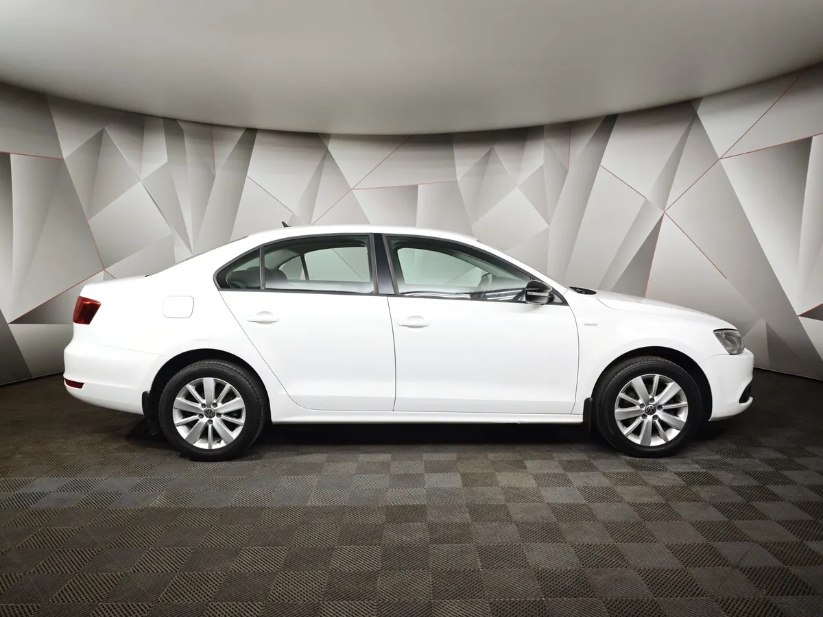 Volkswagen Jetta 1.6 MPI MT (90 л.с.) Trendline Белый в АВИЛОН. Слайд №6