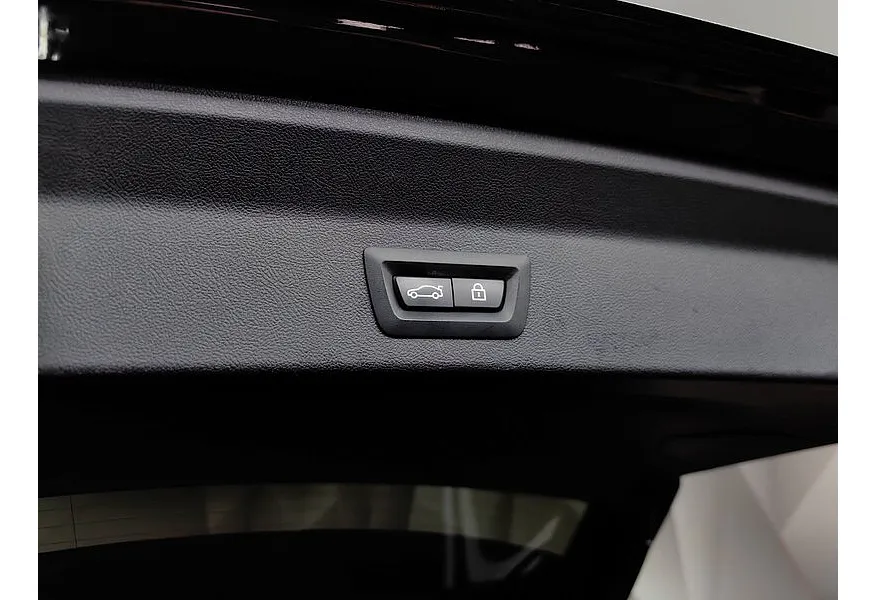 BMW X3 xDrive20d AT (190 л.с.) Черный в АВИЛОН. Слайд №16