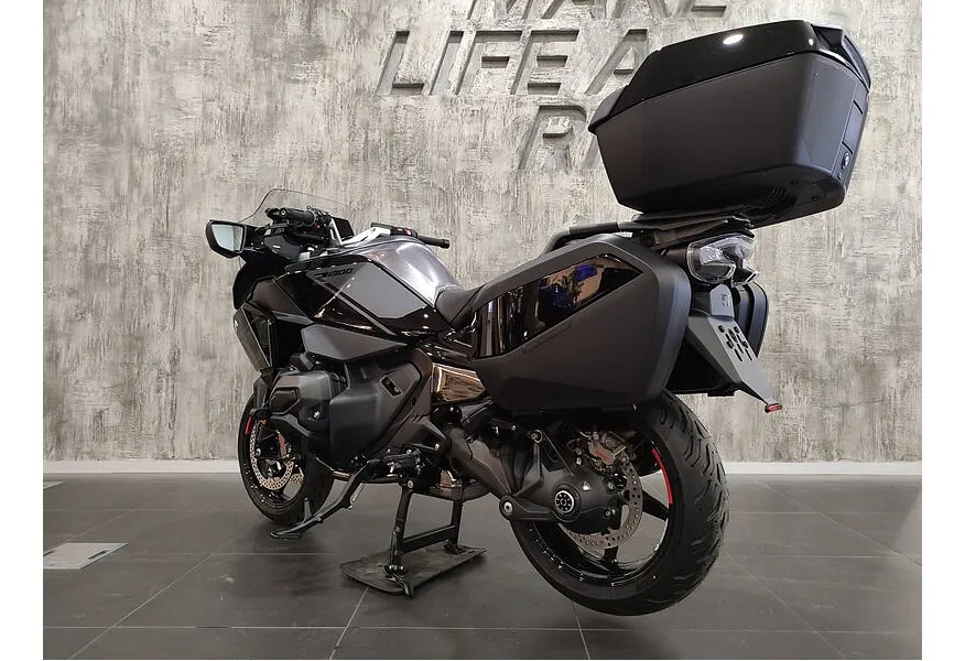 BMW Motorrad R 1300 RT 1300 см³ (145 л.с.) (145) 1300 Черный в АВИЛОН. Слайд №5