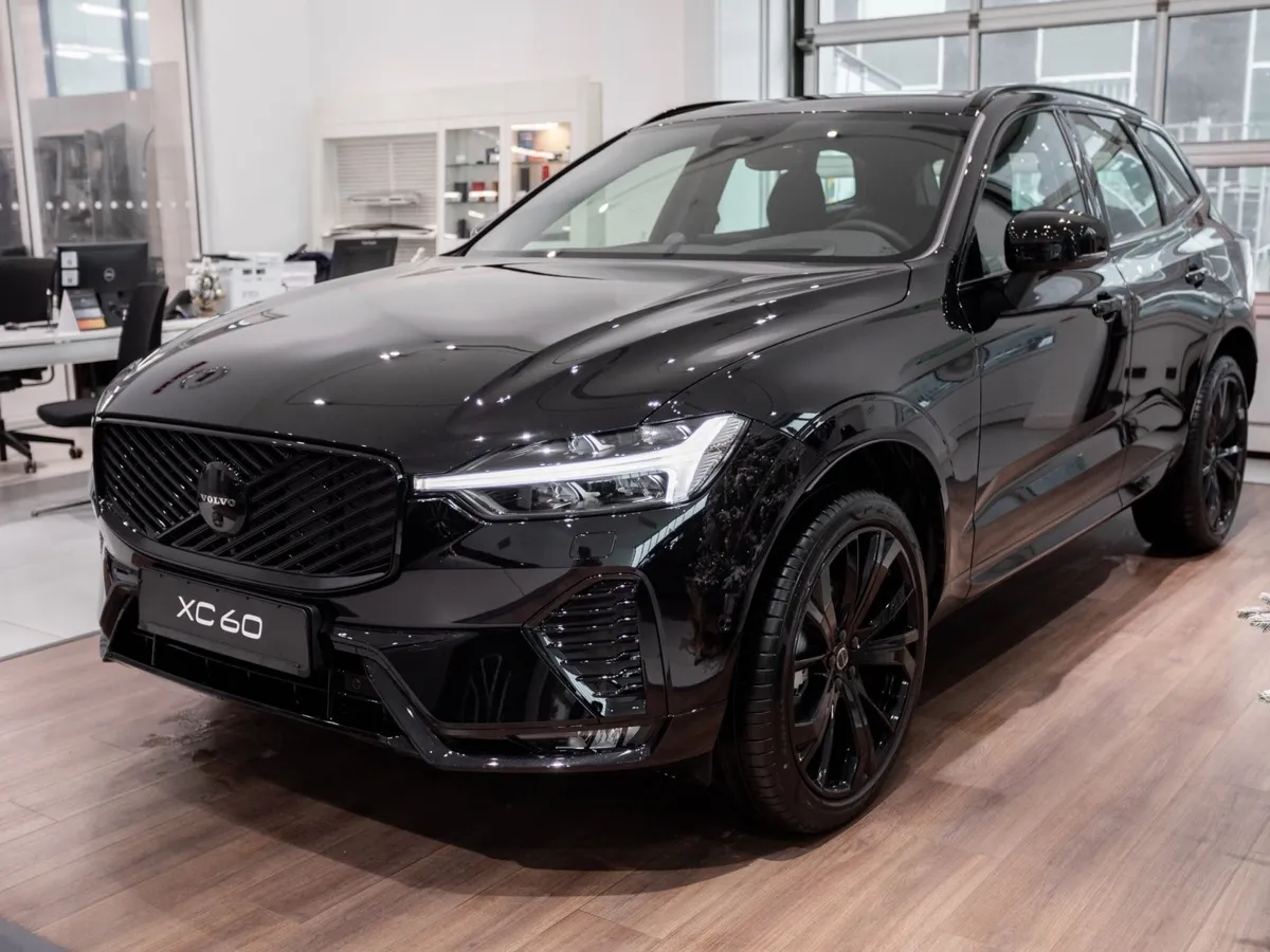 АВИЛОН - Volvo XC60 2.0 B5 8AT AWD (250 л.с.) Ультра темный Черный - slide 10182373