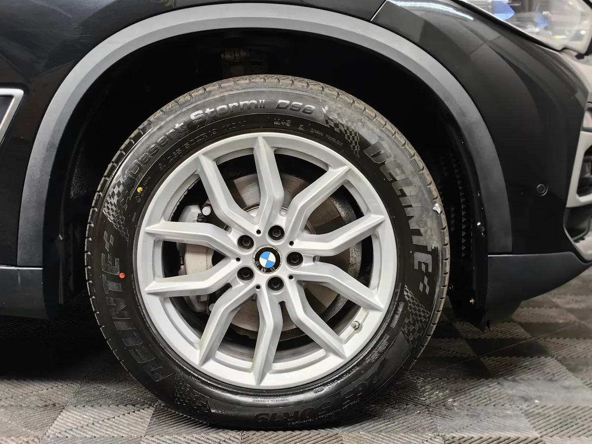 BMW X5 xDrive30d Steptronic (249 л.с.) xLine Черный в АВИЛОН. Слайд №7