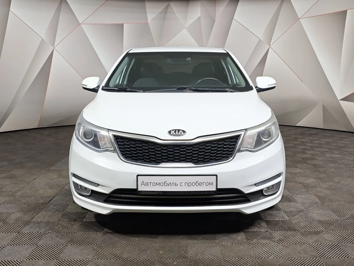 Kia Rio 1.6 MT (123 л.с.) Luxe Белый в АВИЛОН. Слайд №7