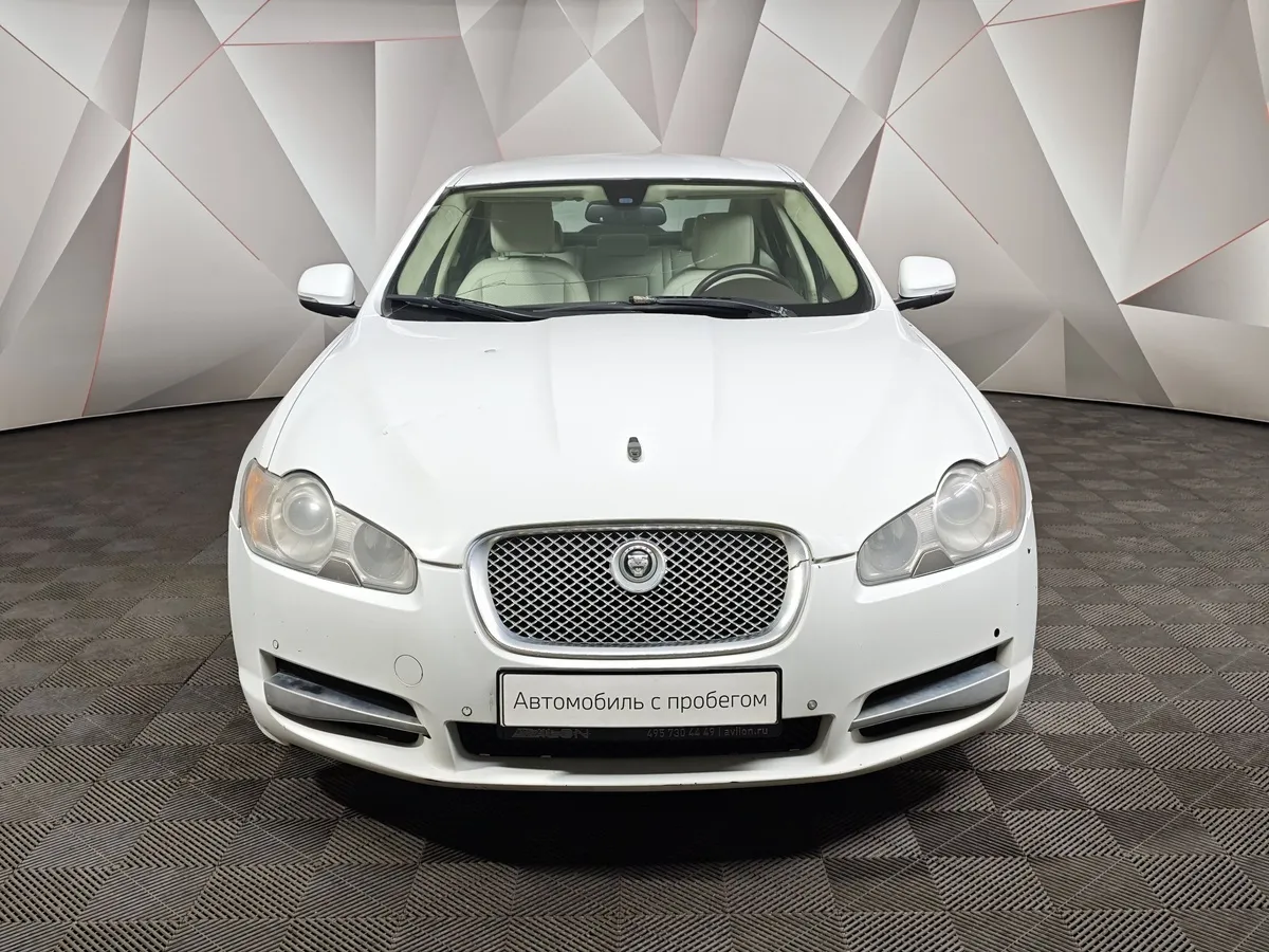 Jaguar XF 3.0 AT (238 л.с.) Белый в АВИЛОН. Слайд №7