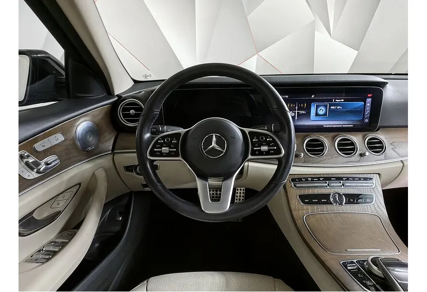 Mercedes-Benz E-Класс E 200 4MATIC 9G-TRONIC (184 л.с.) Exclusive Черный в АВИЛОН. Слайд №19