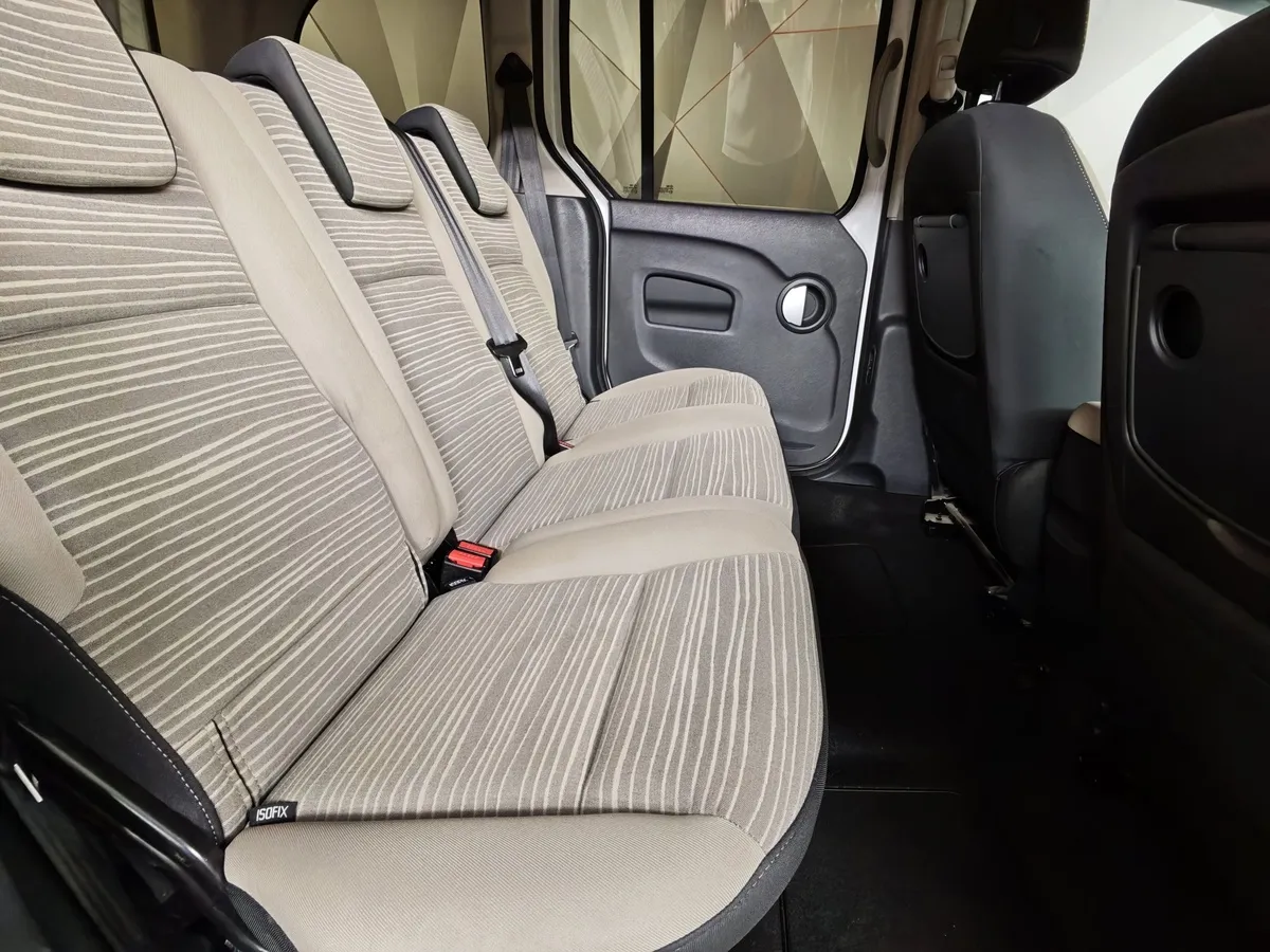 Renault Kangoo 1.6 MT (84 л.с.) Expression Белый в АВИЛОН. Слайд №16