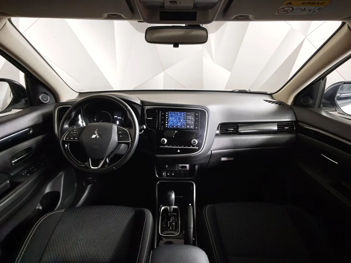 Mitsubishi Outlander 2.0 CVT (146 л.с.) Invite Белый в АВИЛОН. Слайд №14