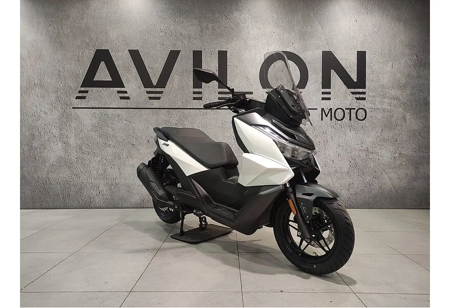 VOGE SR3 245 см³ (26 л.с.) 245 Белый в АВИЛОН. Слайд №2