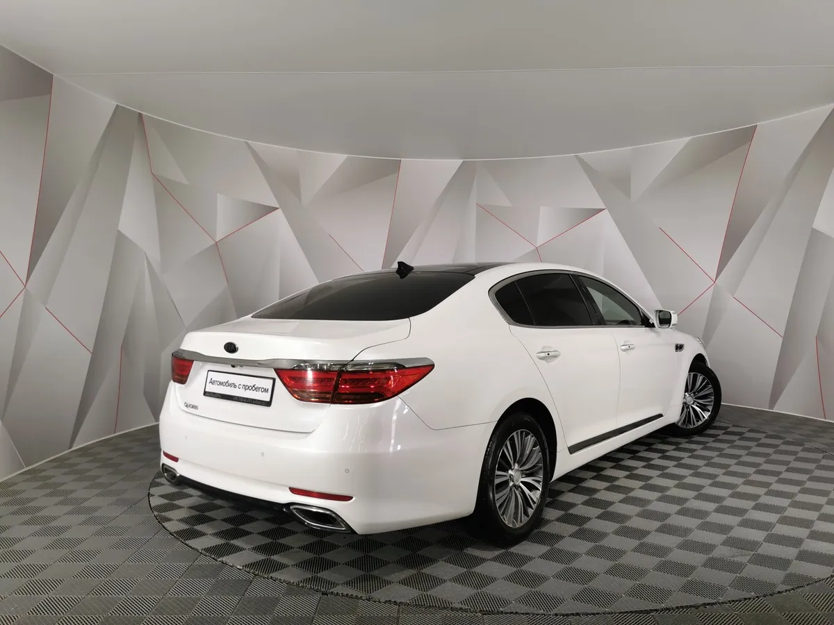 Kia Quoris 3.8 AT (334 л.с.) Premium Белый в АВИЛОН. Слайд №2