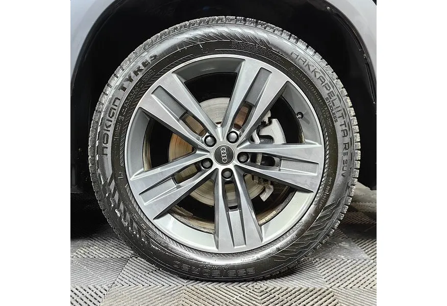 Audi Q6 2.5 TFSI S-tronic quattro (299 л.с.) Roadjet Cloud Type Feather Forest Suit Черный в АВИЛОН. Слайд №9