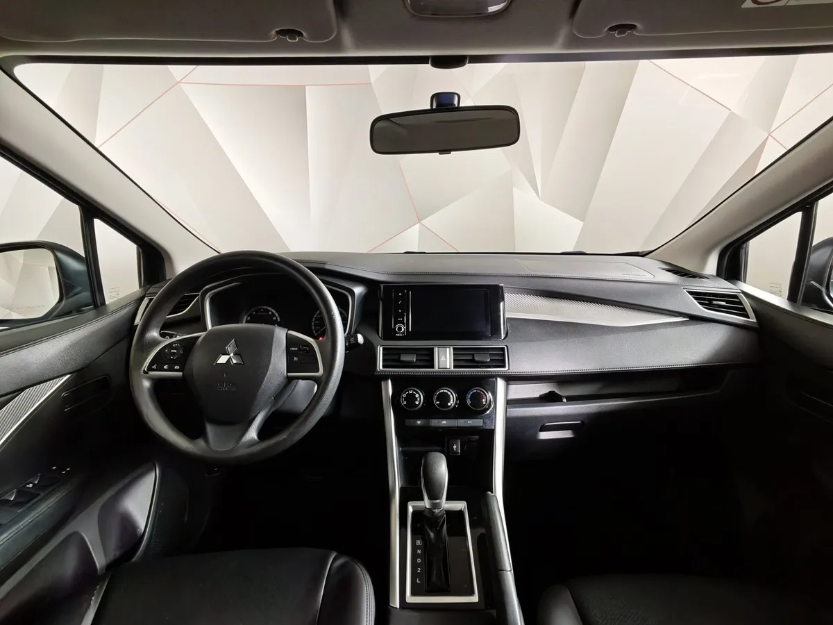 Mitsubishi Xpander 1.5 AT 2WD 7-Seat (105 л.с.) Medium Line Черный в АВИЛОН. Слайд №14