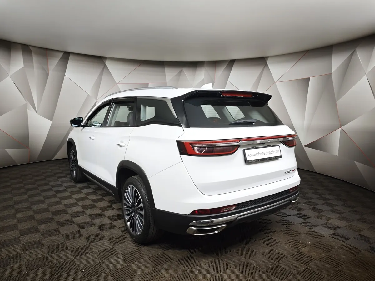 JETOUR X90 Plus 1.6T 7DCT 2WD (190 л.с.) Luxury Белый в АВИЛОН. Слайд №4