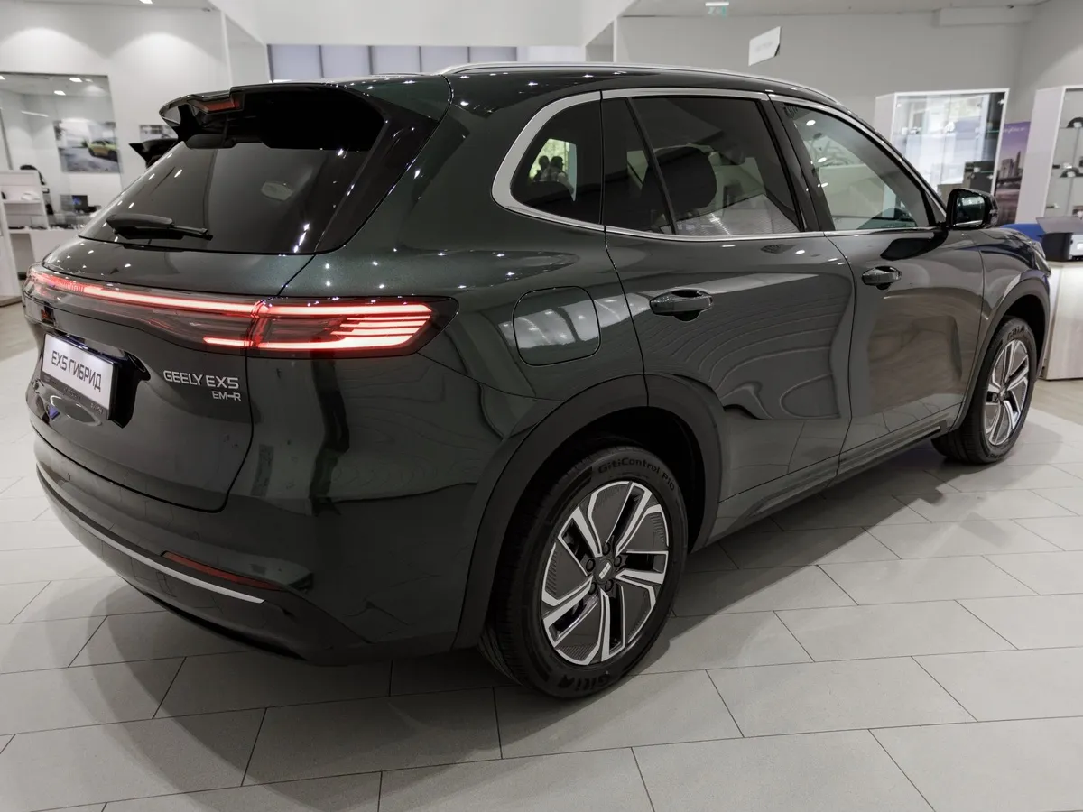Geely EX5 EM-R 1.5 REEV AT FWD (68 л.с.) Max Зеленый в АВИЛОН. Слайд №5
